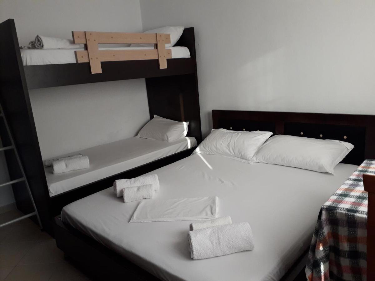 Guesthouse Emanuel Ksamil Bagian luar foto